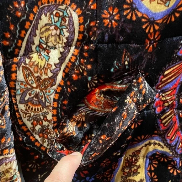 Johnny Was Black and Red Paisley velvet Dolman Quilted jacket . L, XL.